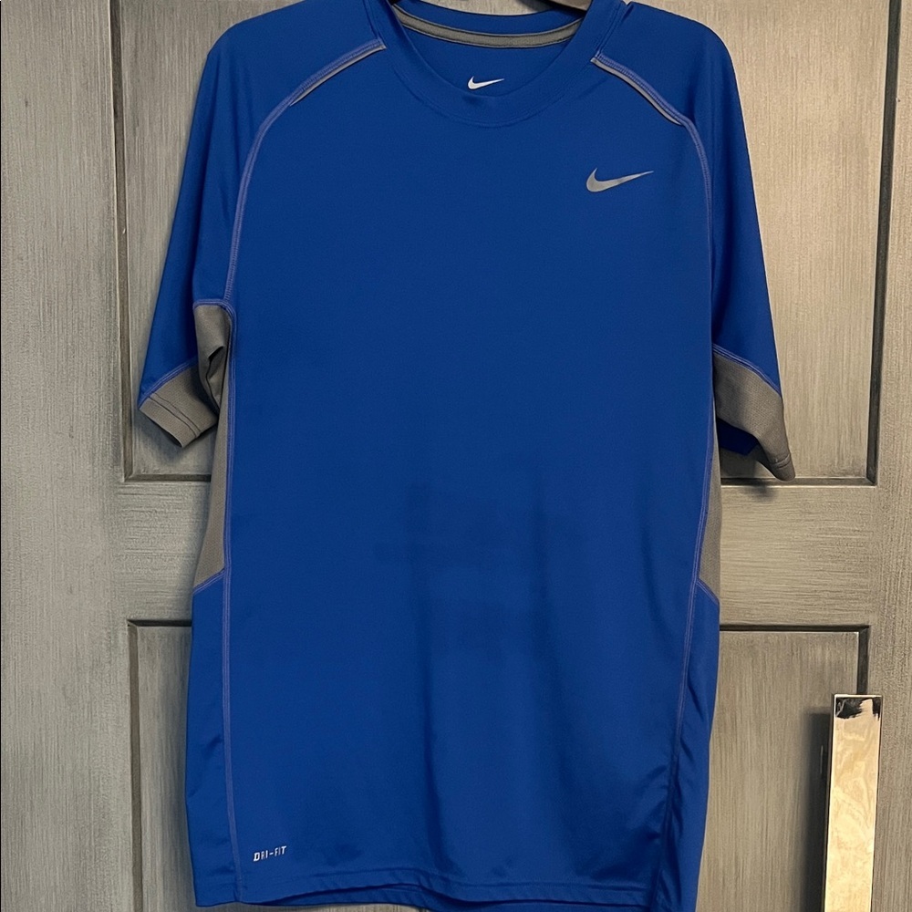 Men’s Nike Dri-Fit Tshirt-Medium
